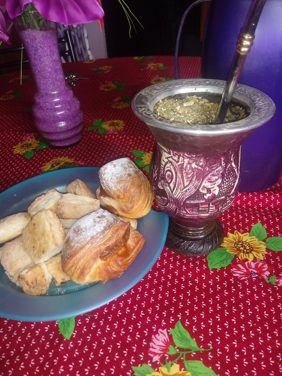 KaroWagner's tweet photo. Buenos dias empezando 💗😊 https://t.co/ndV8jXMdMr