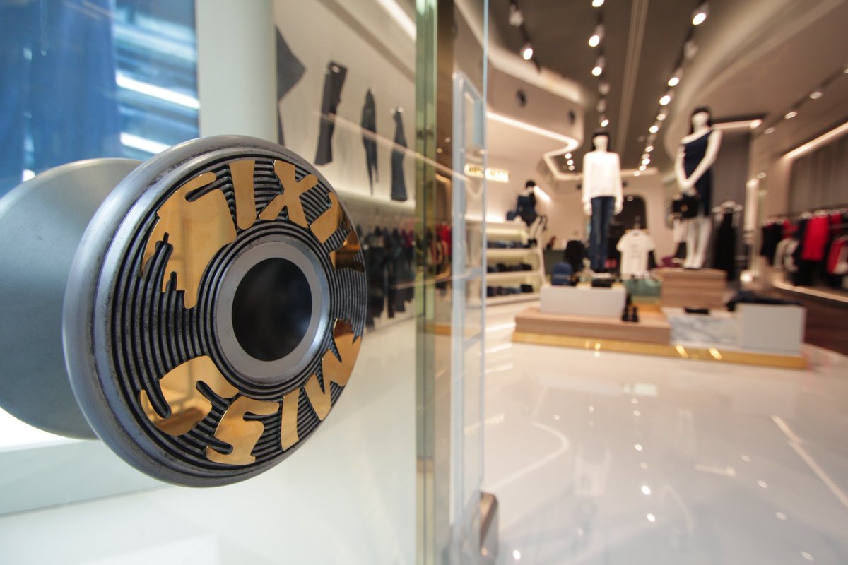 MissSixtyStyle's tweet photo. Lasciati ispirare dalla NUOVA COLLEZIONE di #MissSixty.
Visita il nostro negozio di #PortadiRoma in Via Alberto Lionello, 201, Roma. https://t.co/en4nUNOTK0