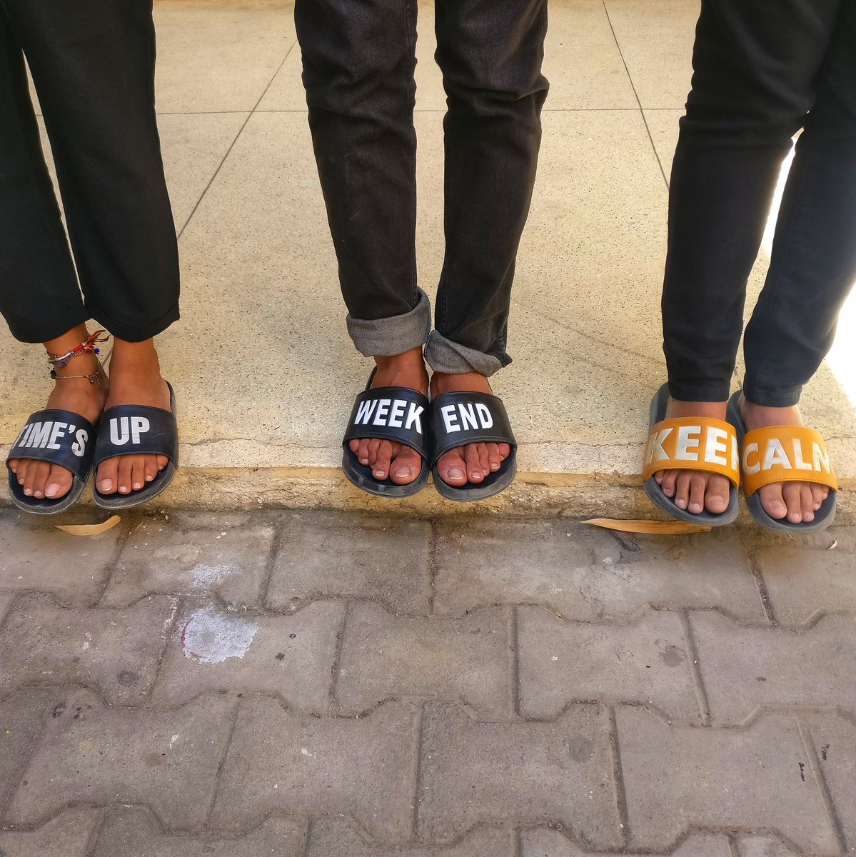 arreyy_mango's tweet photo. Just another day at NIFT.
(Style Check)
L to R: 
Chhavi Singh (FC-IV)
Ashwin K. (FC-VI)
Shrishti Agarwal (FC-VI)
#niftbengaluru #FCjournalism #fccampuscheck
#11thingsNIFT #manzar #timesup #weekend #keepcalm #slipons #stylecheck #niftbangalorelife https://t.co/uzlYdZ1Lma