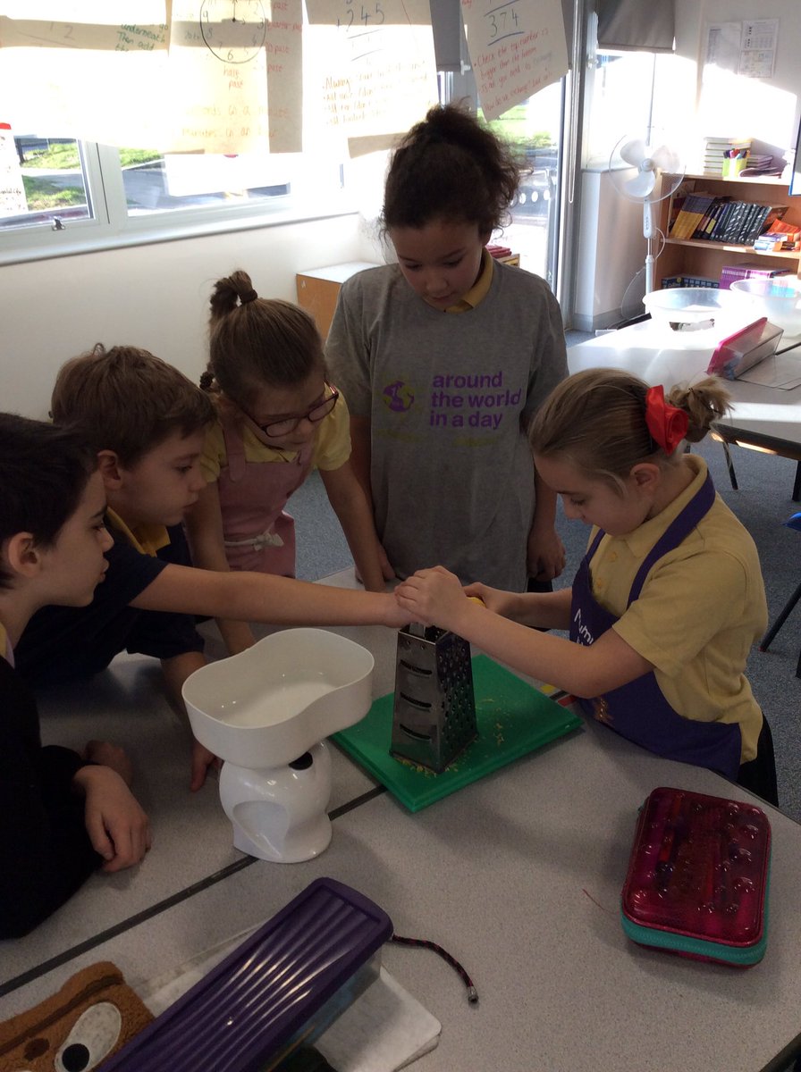 AttleboroughPri's tweet photo. The children of 4T have been making a Spanish lemon cake ready for their Spanish afternoon! It smells delicious! https://t.co/MtC9CMuN8F