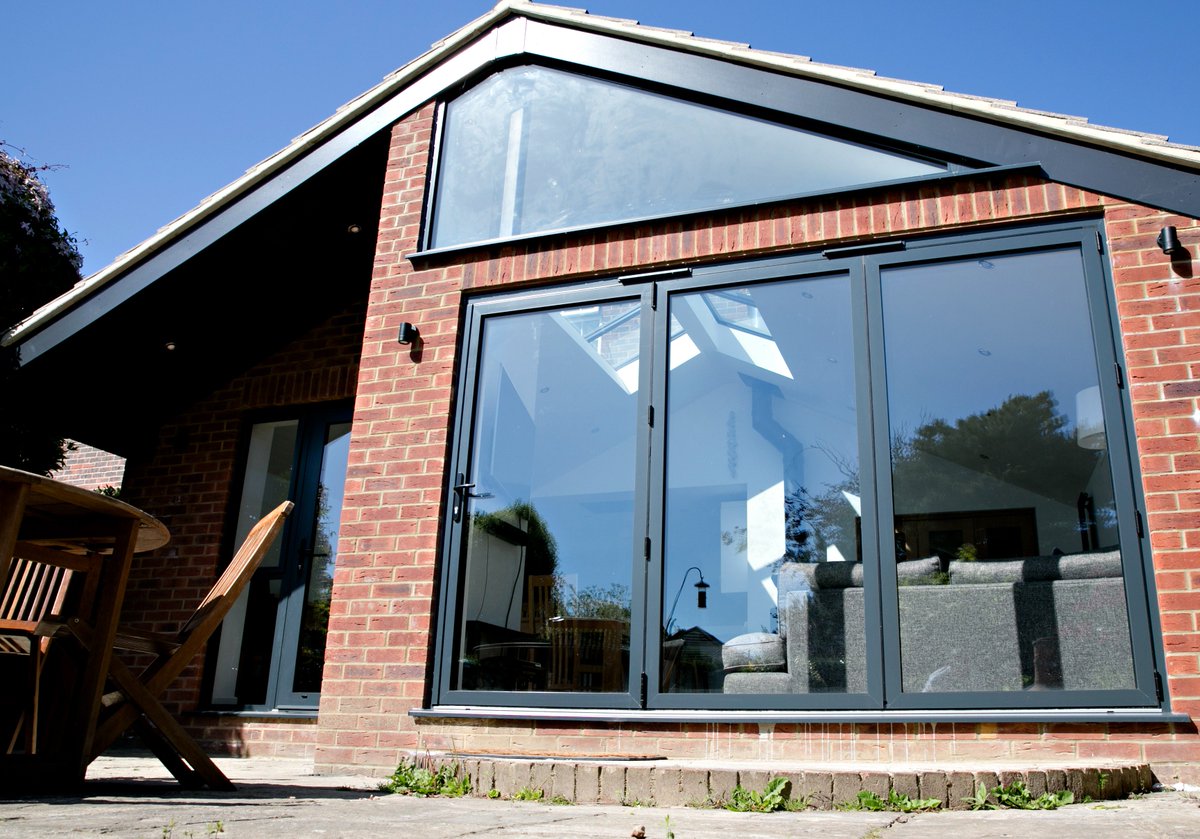 dwell_architect's tweet image. The completed photograph album for our rear gable extension are on houzz.
It is great to look back at the open-plan space that was created. 
houzz.co.uk/projects/55832…
#dwelldesign #reargableextension #openlan #houzz #stubbington #hampshire