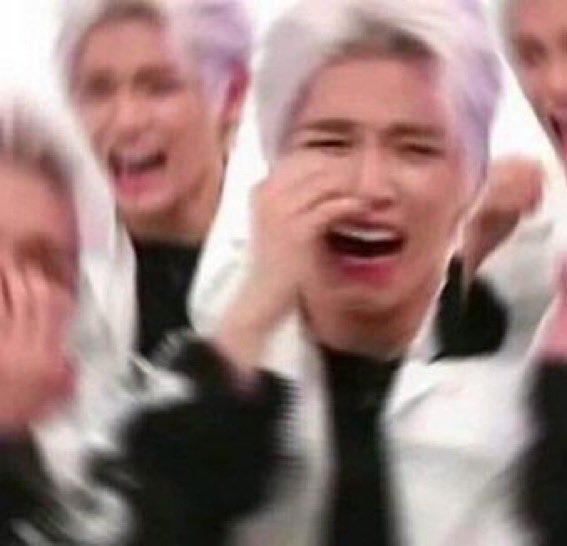 joy_plt_army's tweet photo. Huening kai: *exists*
Me:
#mychild #TXTComingSoon #brazilrepresent #txtbighit #TXTDebut https://t.co/L236dGZr3s