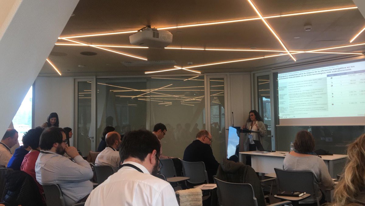 BuildinnCluster's tweet photo. @JonAnsoleagaU, Director de @EraikuneCluster ha asistido a la reunión del Grupo de Trabajo de #EficienciaEnergética en la #Industria con el fin de realizar una reflexión conjunta en el marco de la definición de la #EstrategiaTecnológica #EnergiBasque @EnergiaEDP @Cluster_Energia https://t.co/Rrtb4Tt6N6