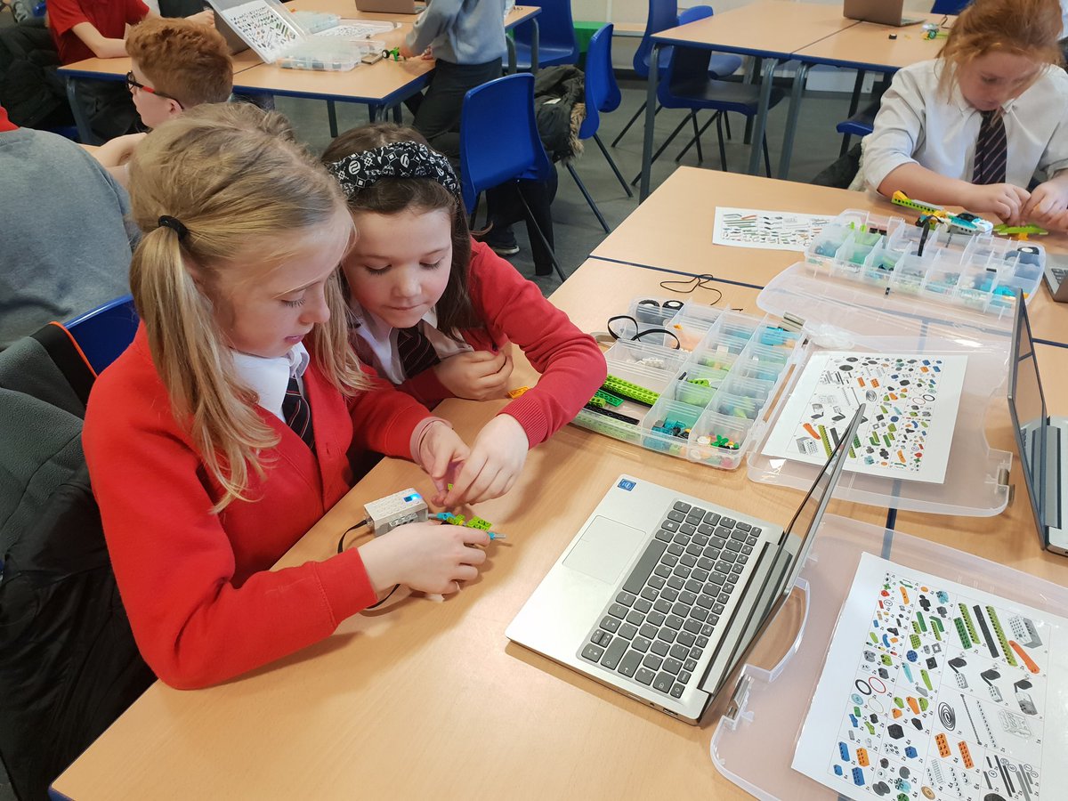 stcadocsprimary's tweet photo. We have learned to programme robots to change colour, move forwards and spin! Just like they do for automatic doors and sensors in real life. Lots of budding engineers in P6A! #digitalweek2019 https://t.co/i6D8HMh0wd