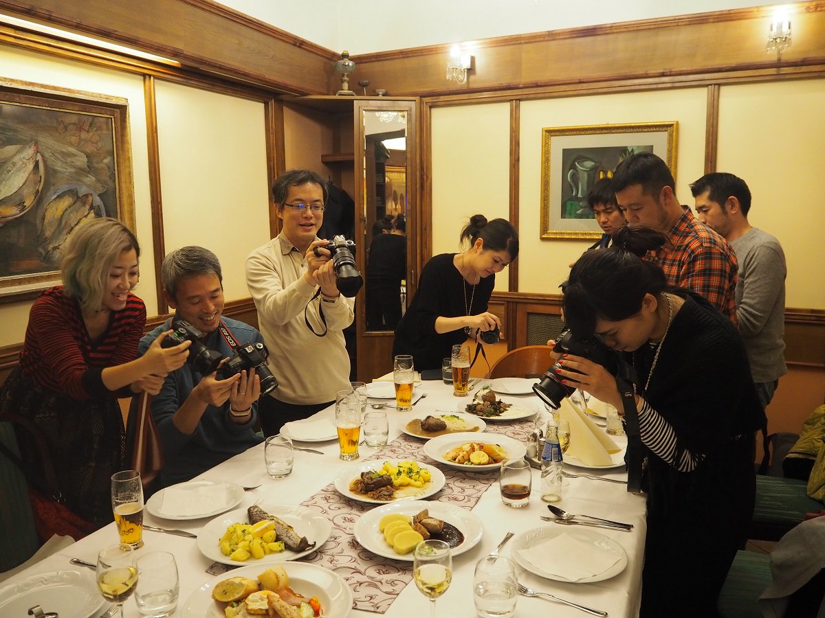 チェコ共和国 公式 チェコに行ってチェコ料理のファンになっちゃった そんなあなたは チェコ親善アンバサダー19 に応募して大使館専属シェフからチェコ料理レッスンを受けよう 詳細はここからチェック T Co O7jrwrr2xw チェコグッズが