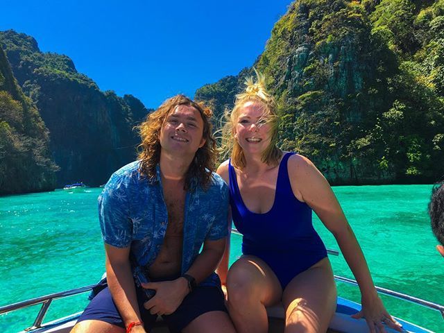 Top day exploring the Phi Phi islands with my love... Gutted to be leaving tomorrow for our last night in Bangkok 🥰🤙🙌🏻🇹🇭 bit.ly/2BookoJ