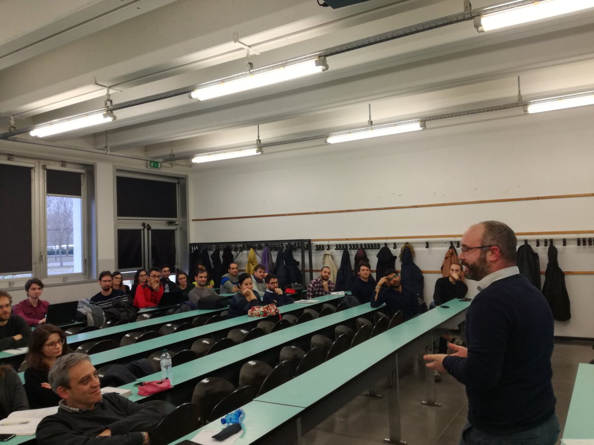 Lorenzo Sambo di Agma parla agli studenti della scuola di dottorato in Ingegneria e Architettura. <a href="/Aster_ER/">Aster</a> <a href="/erstartup/">EmiliaRomagnaStartUp</a> <a href="/upi_parma/">Unione Parmense degli Industriali</a> <a href="/unipr/">Università di Parma</a> <a href="/officineonoff/">Officine ON/OFF</a>