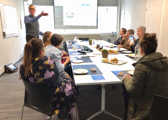 Vandaag was @OfficenterGeel als eerste aan de beurt om kennis te maken met OfficenterConnect.  We rekenen erop snel nieuwe OfficeMates te verwelkomen!
#officenter #geel #officemates #collega #verbinden #schakelprincipe #sterkinsamenwerking