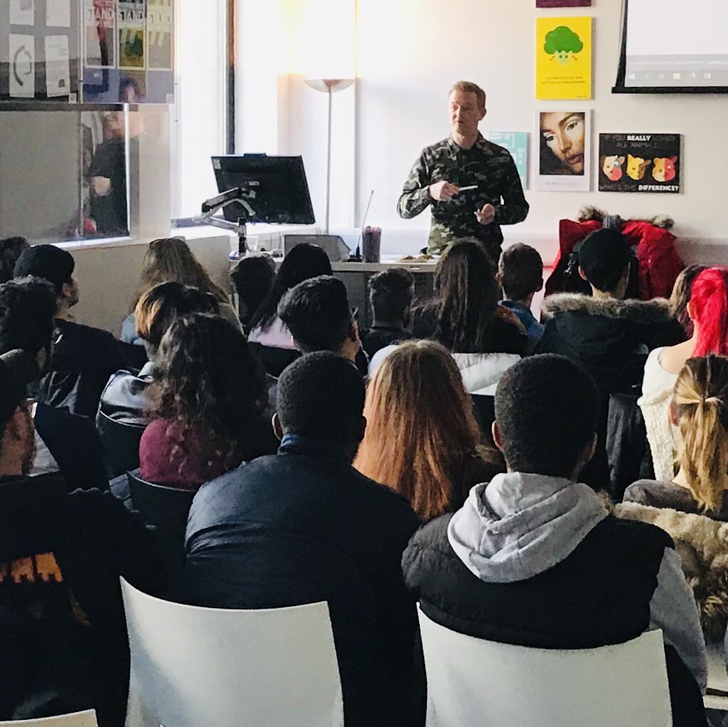 CoventryGD's tweet photo. “Get to know a printer!” It isn’t all about being creative. Understand how things work. Valuable advice from @parallelcreate’s Leigh Torrance. #FutureProof2019 https://t.co/HrxgThREBy