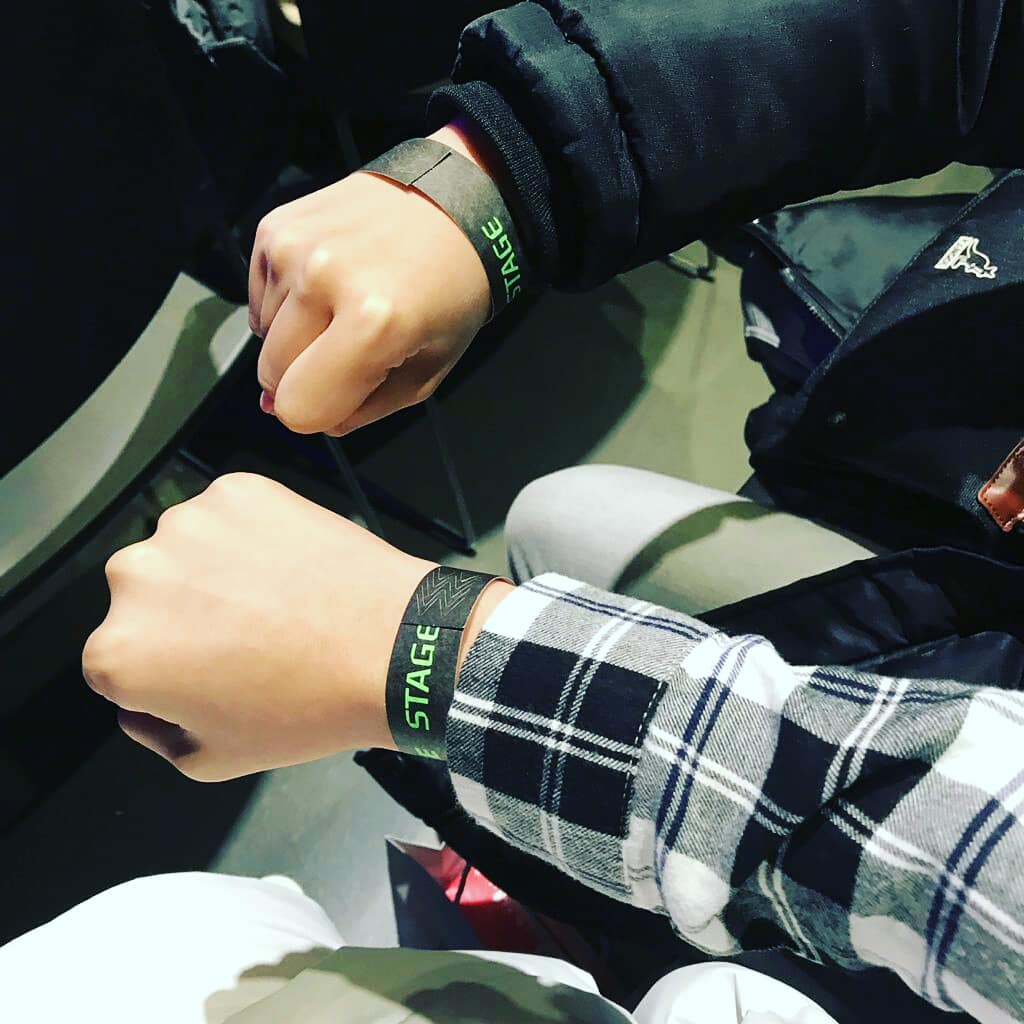 민경아의 작은 음악회 `Once Upon A Dream`.
민경아 배우님의 첫번째 콘서트👍
주원이랑 팔찌샷👊