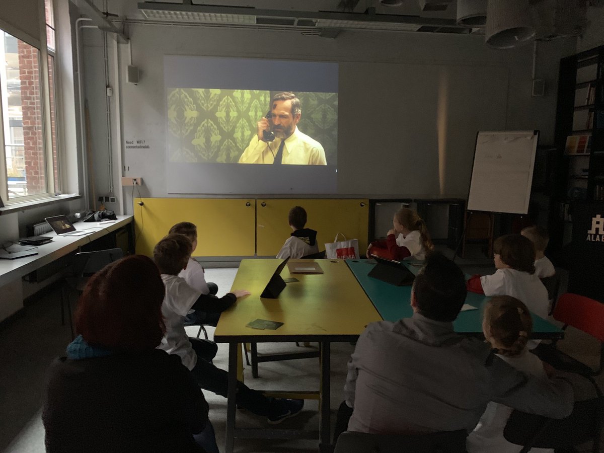 rustylake_kr's tweet image. 저희의 사무실에서 Senne의 러스티 레이크 생일파티를 열었는데 무척 즐거웠답니다! 아이들이 파라독스 게임과 영화 속 상징들을 통해 수수께끼를 정말 빨리 풀어 놀라웠어요. Senne와 친구들은 새로운 게임의 첫번째 티저를 포함한 멋진 선물들을 받았습니다 :) #inalab