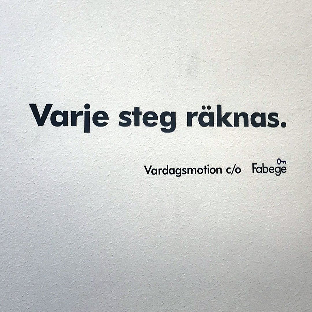Vi vill inspirera människor att röra på sig mer i vardagen. Att ta trapporna istället för hissen är ett utmärkt exempel på  #vardagsmotion. #pepidemin #uppochhoppa2019