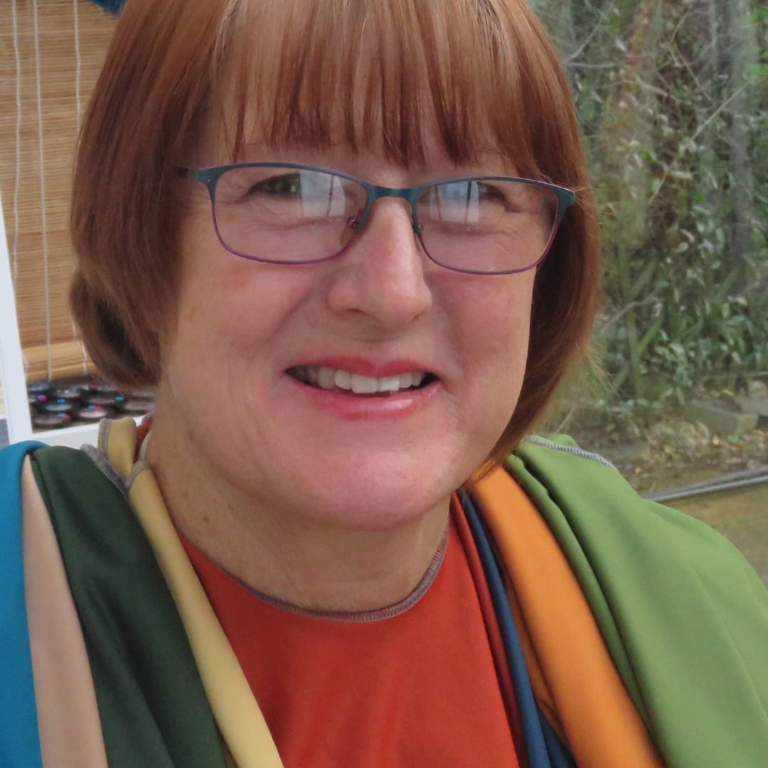 One of the lovely ladies who discovered her beautiful Autumn leaf colours in my studio. Can you believe previous to this she had been wearing dark burgundy and navy, which were much to heavy and cool for her. This lady needs the warm blended colours of Autumn #HOCTyneValley