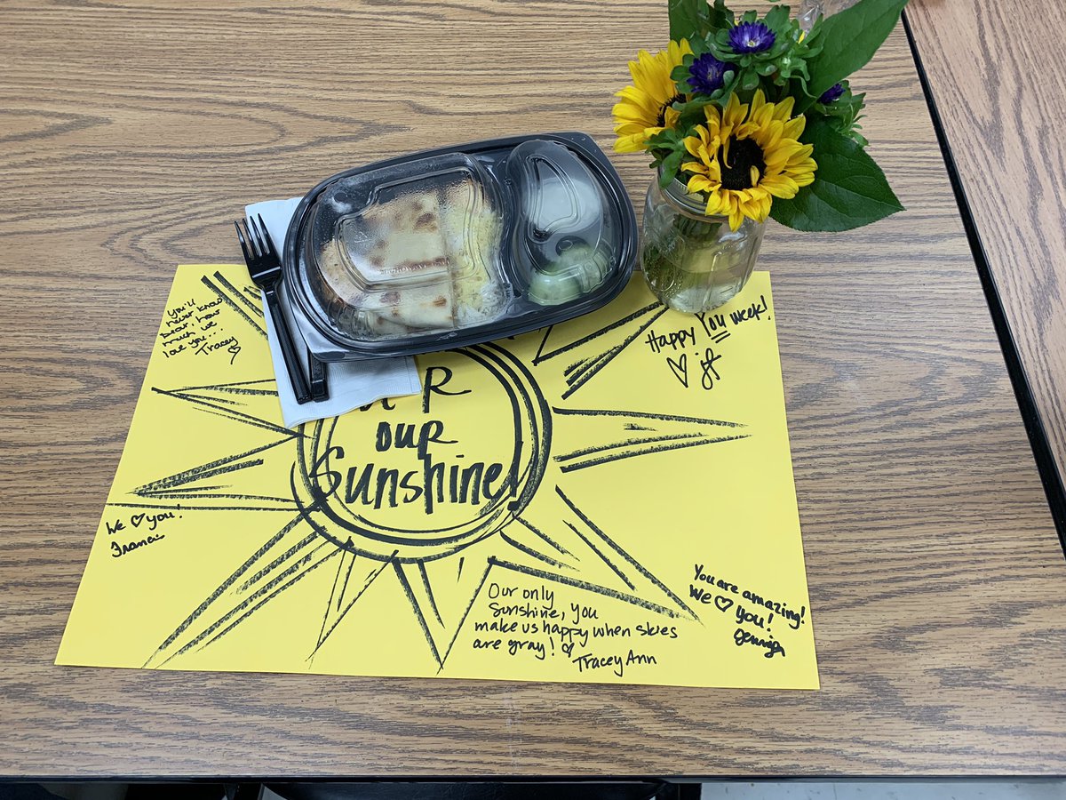 ❤️ my team! Thanks for celebrating me! <a href="/GHESGators/">Glenhope Elementary</a> <a href="/GCISDCounselors/">GCISD Counselors</a> @tlafara @MrsFrancisGCISD