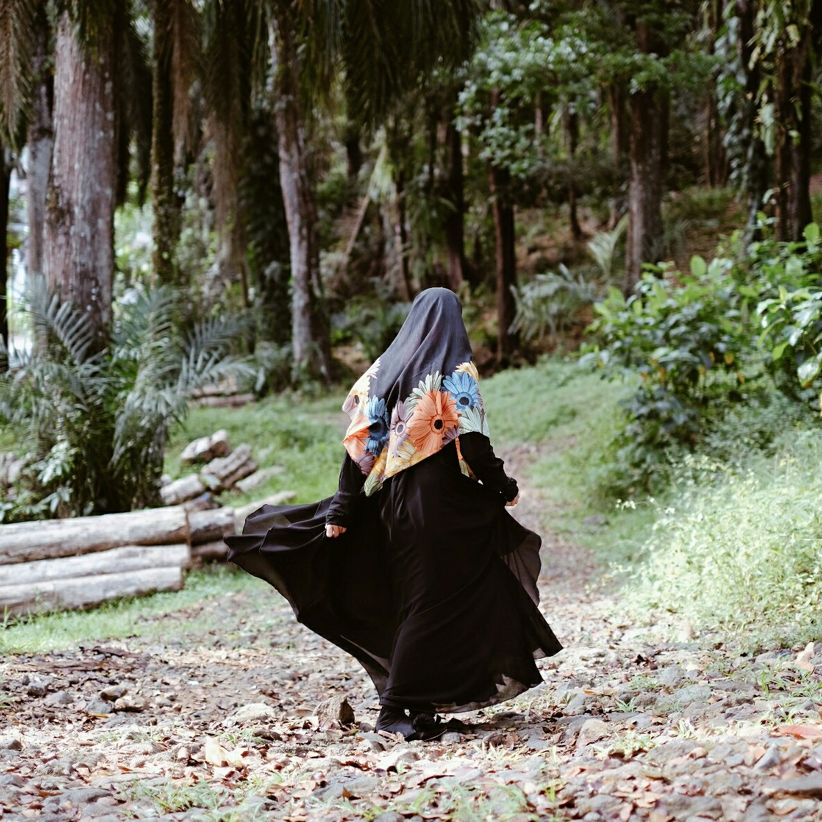 putriyuniani's tweet image. #NewProfilePic