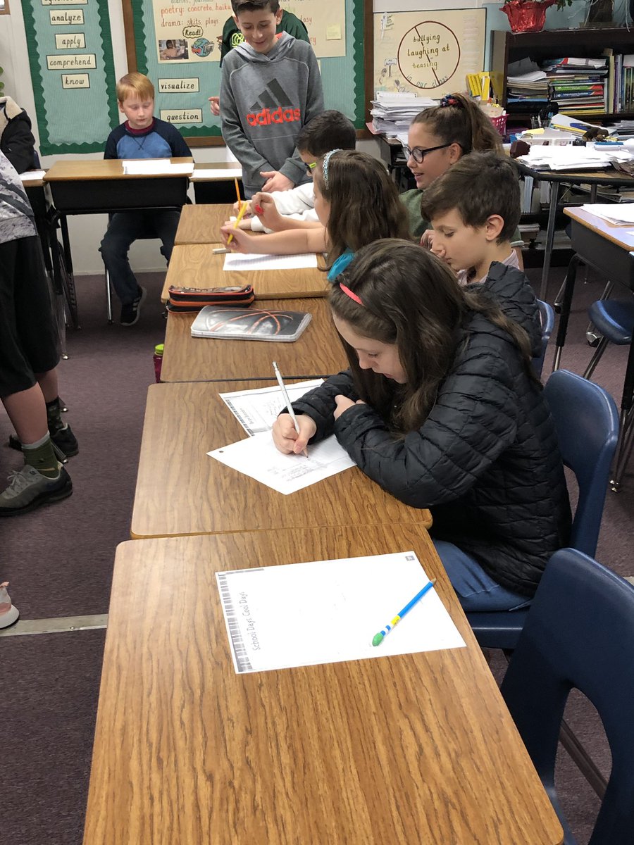 Mandy Nealeans tweet media