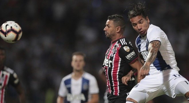 brunovicari's tweet photo. Ainda acredita no Tricola?
SIM pra #bbhernanes ; NÃO pra #bbarnaldo ?
12h30 no @bbdebate #bbdebate https://t.co/ZF2AQb3QoJ