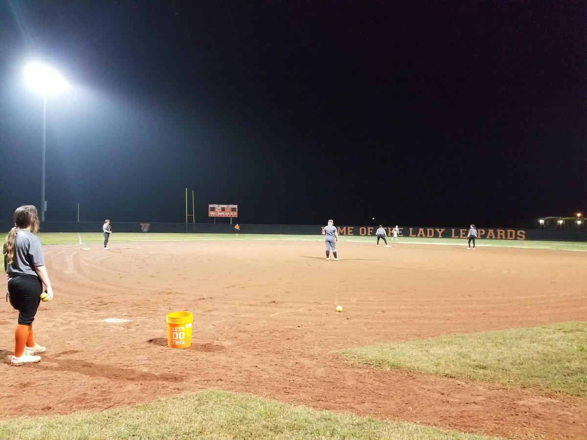 leps_softball's tweet photo. Lady Leps varsity lived up  to their word "Commit" this morning at our 5:30 a.m practice! Have to take advantage of field time with all this rain. #commit #ourstandards https://t.co/5QiKpIeQpM