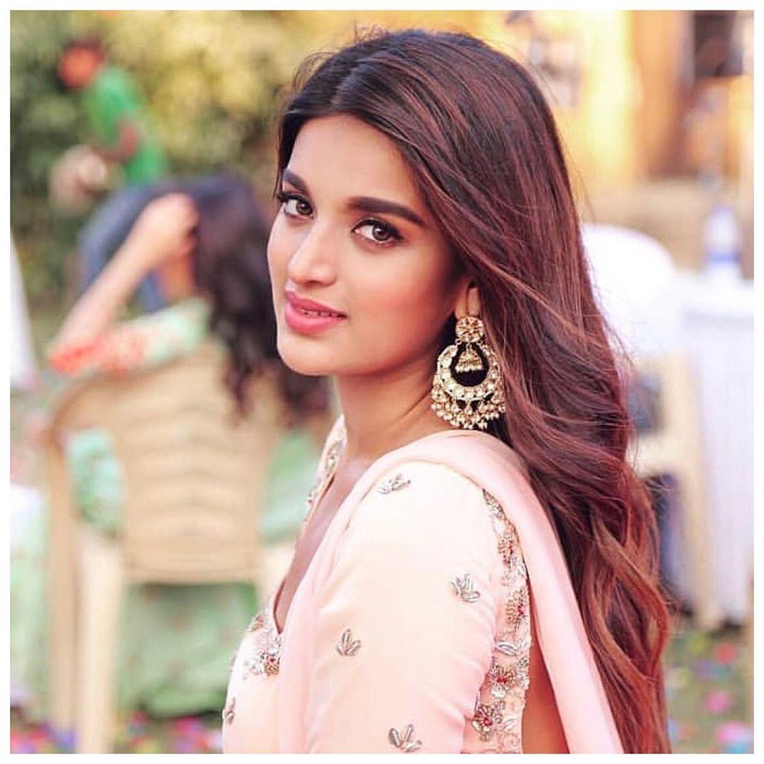 The gorgeous @AgerwalNidhhi wearing classic chaandbali for  #unglichringdaalde 
Styled by @jasleensabharwal .
.