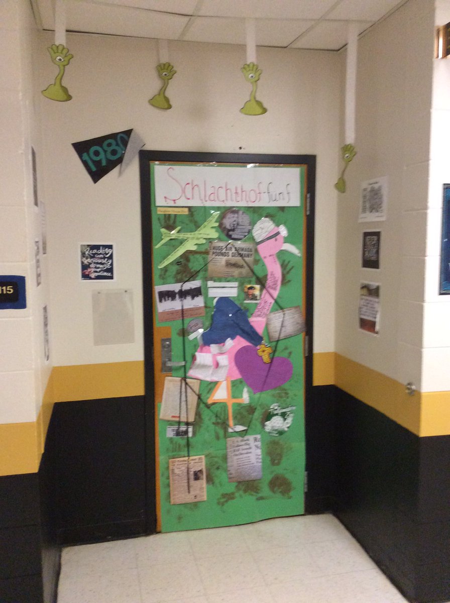 CHSMediaCtr's tweet photo. Congrats to Ms. Bonney’s classes for winning the Celebrate Literacy Week, Florida door decorating contest!  All classes that participated did a great job! #OneHurricane #CitrusHighReads @CHSCanes https://t.co/HkdFH16u7Q