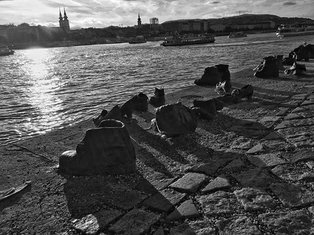 GoWithGeets's tweet image. Memories... Looking back at our trip to Budapest and the reminiscing over the past 😔 so much history in one city
#budapest #history #hungary🇭🇺 #memories #missitthere bit.ly/2RPDB7G