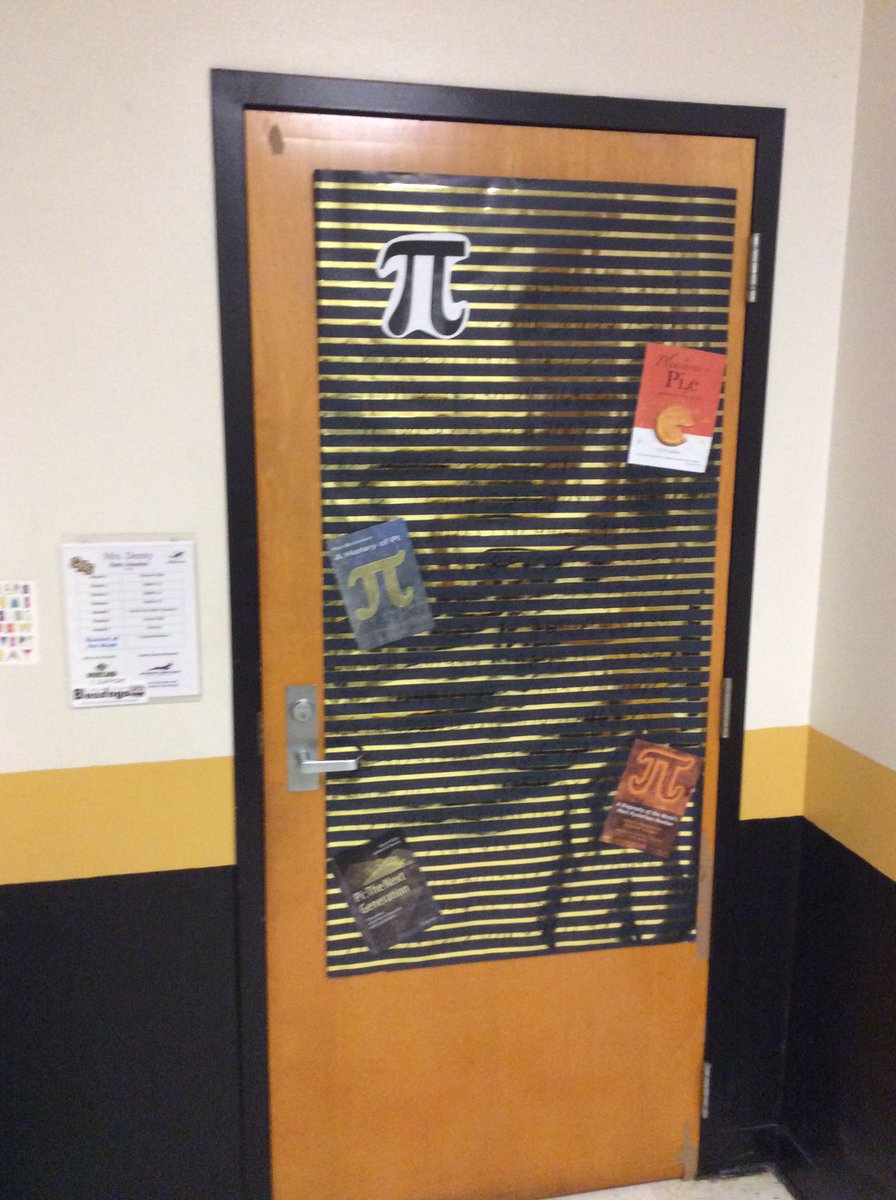CHSMediaCtr's tweet photo. Even more great entries into the Celebrate Literacy Week, Florida door decorating competition at Citrus High School #OneHurricane #CitrusHighReads @CHSCanes https://t.co/RxFSLl4gf3