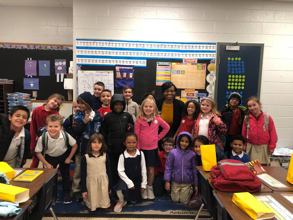 MetroUnitedWay's tweet photo. First graders are game changers too! This week one of our newest staff members, Tish Buckner, spent time at Greathouse Elementary to talk about @MetroUnitedWay. These future leaders asked lots of questions and are already curious about how to give back and create positive change! https://t.co/YG3C6fa8j8