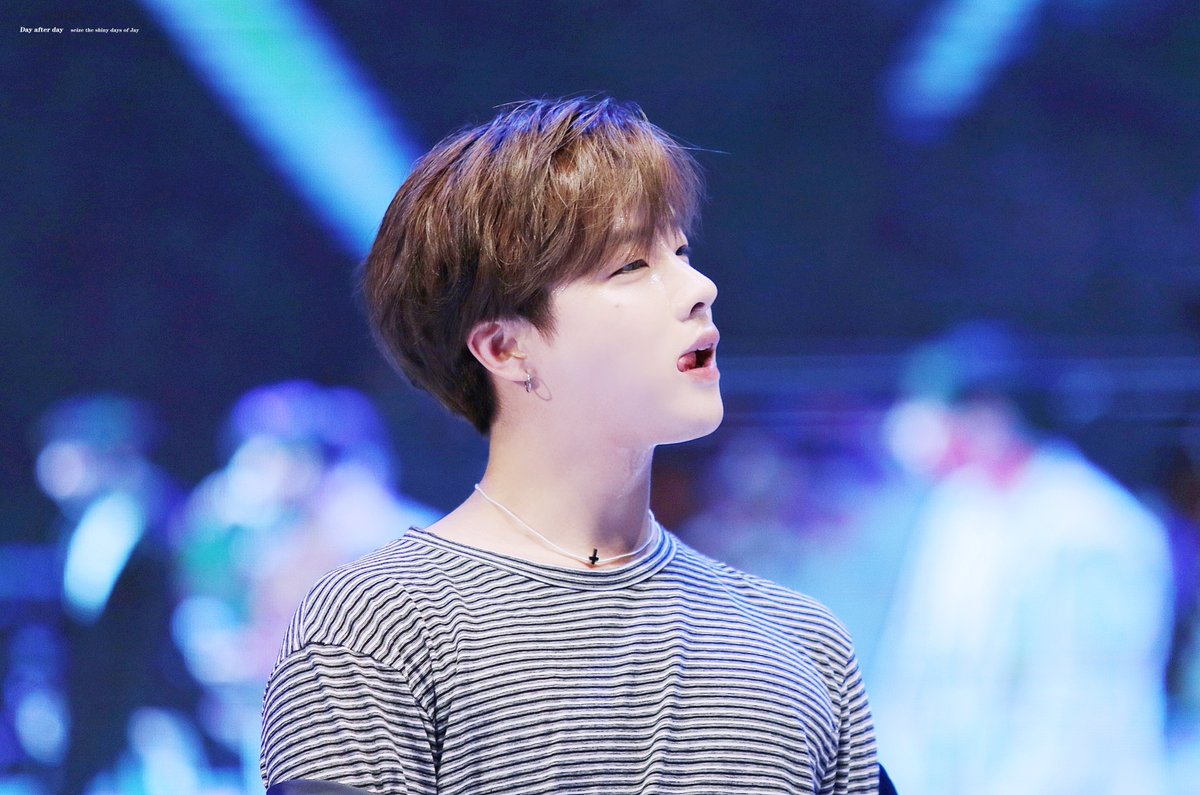 Dayafterday_J's tweet photo. 0207 Happy birthday to MY ANGEL ✨💖🍑🌸 #JAY #iKON #김진환 https://t.co/sYRvD2tg6j