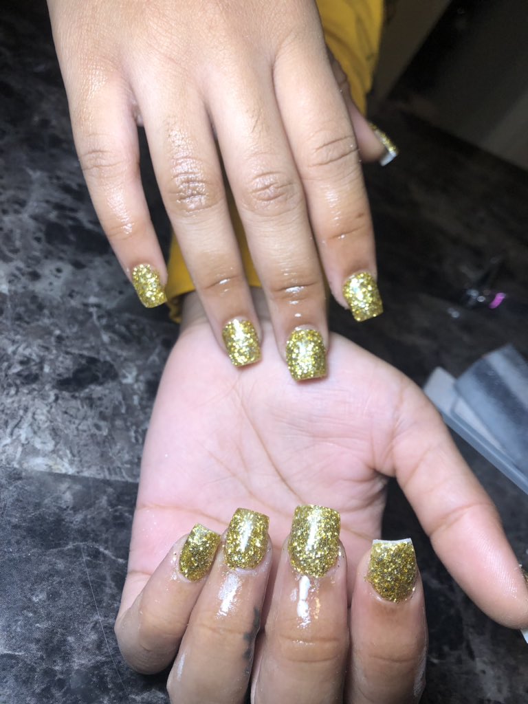 AriThePretty_'s tweet photo. Short nails can be cute too 😍 come get clawedbyari 💕 #Athensnailtech #UGANAILTECH https://t.co/FKT4FCsuXG