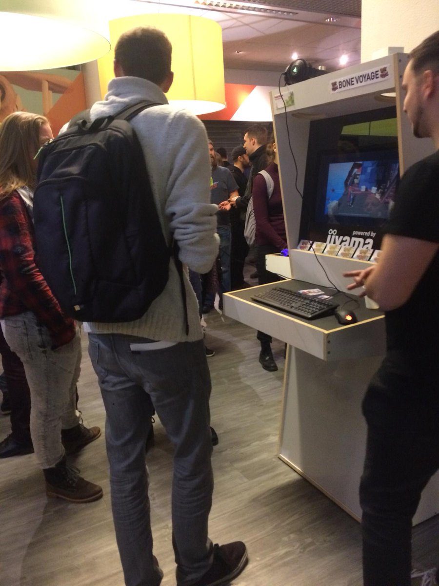 Yesterday we showcased our game at the DutchGameGarden network lunch. It was great to see everyone play our game! Thanks to the DutchGameGarden for having us!