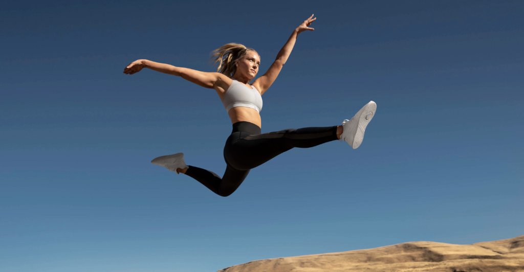 Reebok's tweet photo. @camillekostek is #NeverNotDancing in her Reebok #PureMoveBra. 💃 Check out what she thinks here: https://t.co/961rQqNUnw. https://t.co/OaAtvzQedq