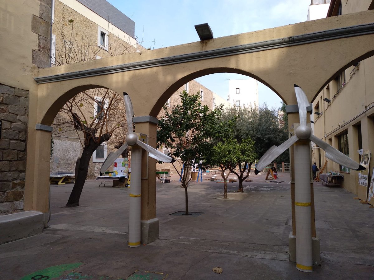 vedrunaangels's tweet photo. Tot a punt per rebre les famílies i ensenyar-los tot el que hem après aquesta setmana sobre l’energia! #FestadelaTerra2019 #AmbEnergia 💡
#VedrunaÀngels #Barcelona #bcn #escola #escolainnova #innovacio #intensament #vedrunacatalunya #escolacompetent #escolacompromesa #projectes https://t.co/ncQWpaGFkj