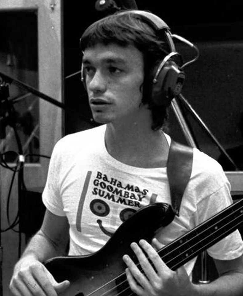 In a previously unpublished interview from 1976, Jaco Pastorius shares how he learned bass and composition: reverb.com/news/jaco-past…