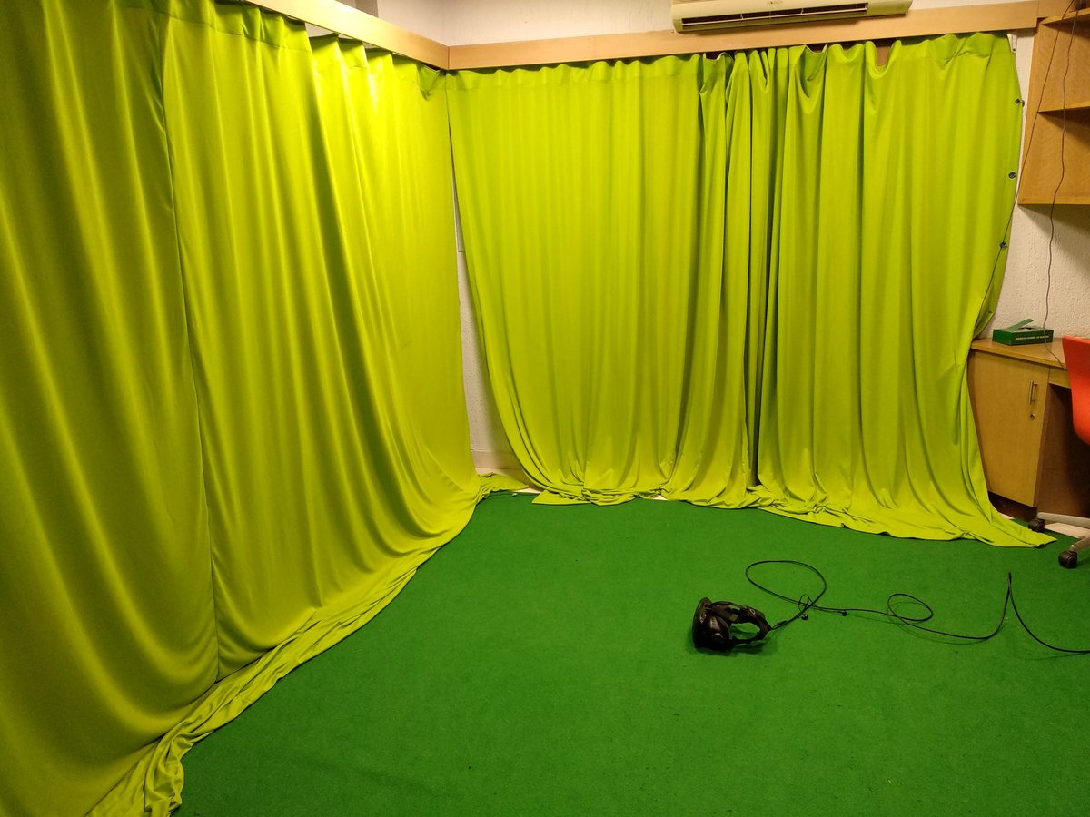 Waiting for the #VR experience with <a href="/alexrajohnson/">Alexander Johnson</a>. This will change the education landscape, allowing students to develop #Empathy in a whole new way. #asbpluggedin <a href="/ASBIndia/">The American School of Bombay</a> #edtech