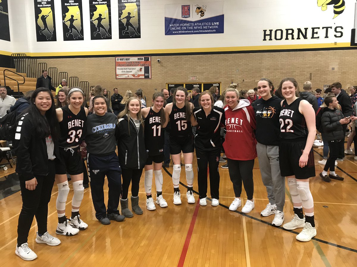 M14Hoops_Girls's tweet photo. Always good to see #TheTruth family supporting one another! Thanks to all the players and parents who made the trip out to the Hinsdale South Sectional tonight. Congrats to @BenetGBB on winning the Sectional Championship! 🙌🏀💚 #ItsOurLifestyle #LetsGoTruth https://t.co/99cI0K2fXf