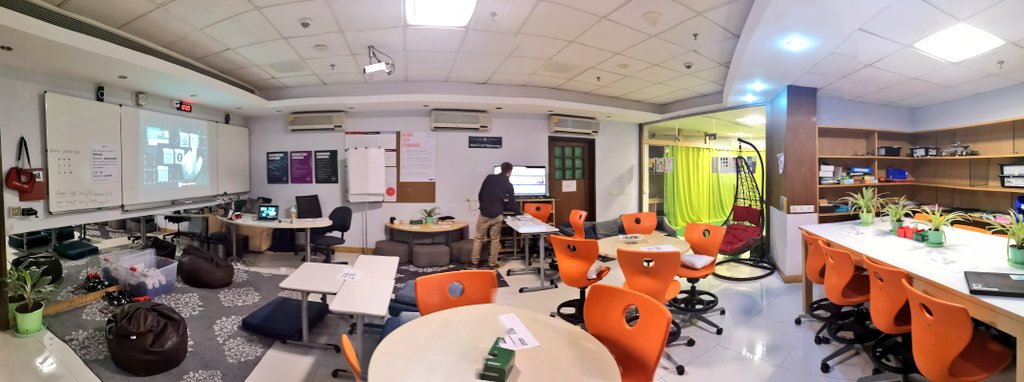 All setup and ready to go! The room is ready, and so are we.

T-minus 10 until I present on #VR &amp; #empathy.

<a href="/ASBIndia/">The American School of Bombay</a>

#ASBPluggedIn #ASBIndia #VR #VirtualReality #ARVRinEDU #EdTech #SEL