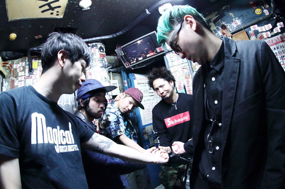 feelflip's tweet photo. 【ラストライブ前緊急告知】
14時30分から５人同時インスタライブ始めます！あなたは誰のを見ますか！
明日来れない人も空気感味わってね❤️
TOMOYA https://t.co/QStfOIulXZ
IKKE https://t.co/G103kr9bLx
MOCK https://t.co/wlxV1gTJfG
PON https://t.co/jpHwgBsPEM
STEVE https://t.co/OdaEs4zgUQ https://t.co/TWRPiwQOFx
