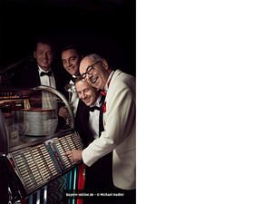 Glenn Miller Orchestra 

Mit der neuen CD im Gepäck, die pünktlich zum Tour-Beginn erschien, und dem neuen Programm „Jukebox Saturday Night“ ist das Glenn Miller Orchestra 2018 und 2019 auf großer Europa-Tour.

ift.tt/2SR2HrX