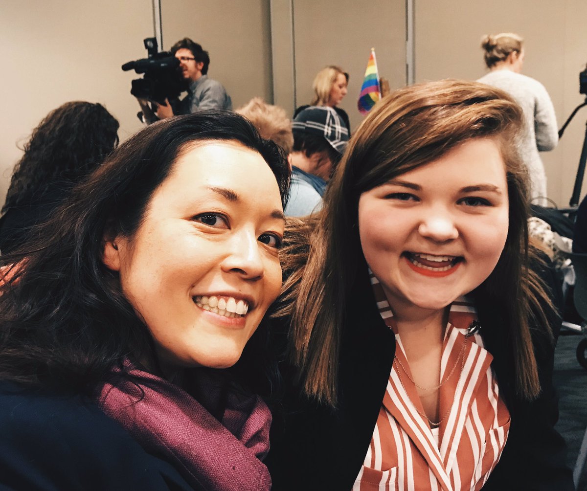 gxbbinic's tweet photo. i look like a goob but Dr. Young is cool. proud of all the people that were there to support our queens! super proud of my professor!
ps this has been the most adult thing i’ve done since moving to Evansville🤷🏻♀️
#NastyWomen #SupportOurQueens #EIsForEveryone @lostpenny8 https://t.co/Il6Nz3zSYW