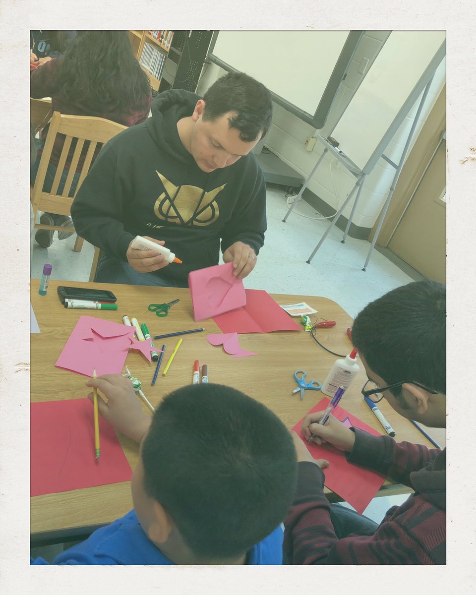 Winston_ISE's tweet image. Our scholars had a great day with their mentors from @JFKennedyHighS! They worked together to spread Random Acts of Kindness! #WinstonWins #MentorPrograms #RandomActsofKindnessWeek #Partnerships @EISDofSA @DrH_OnTheEdge