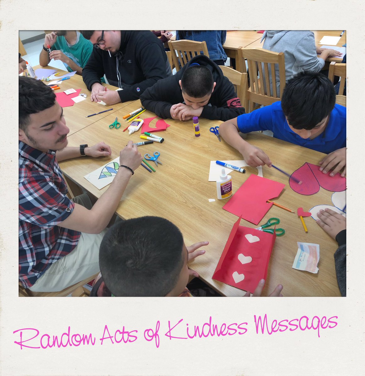 Winston_ISE's tweet image. Our scholars had a great day with their mentors from @JFKennedyHighS! They worked together to spread Random Acts of Kindness! #WinstonWins #MentorPrograms #RandomActsofKindnessWeek #Partnerships @EISDofSA @DrH_OnTheEdge