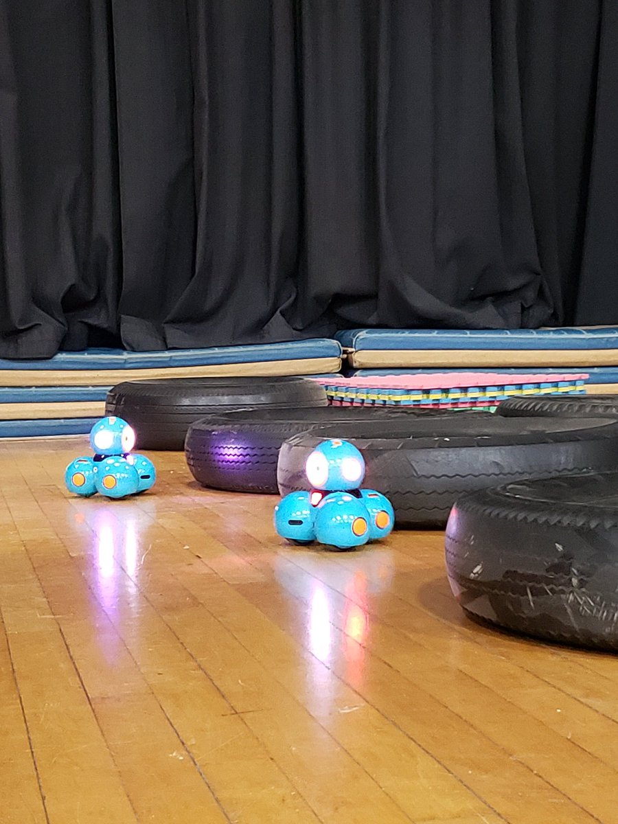 halekathrynl's tweet image. Wow! Such a great time at @AdamsDCSD STEAM Night #dcsdpln #amazing @iatltechie