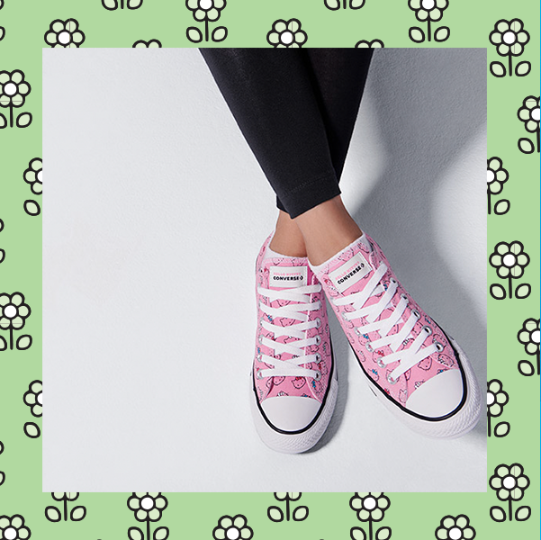 converse_mexico's tweet photo. Dos clásicos se reencuentran. La silueta que conoces y amas, más detalles florales, color y estilo. @hellokitty #ConverseXHelloKitty https://t.co/Gmj81aIkhB