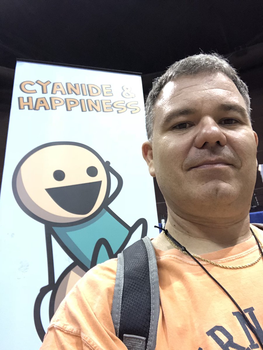 Look who’s at #pensacon2019 #pensacon #cyanideandhappiness <a href="/Explosm/">Cyanide & Happiness</a>