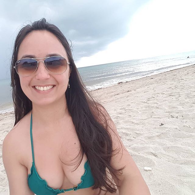flaviaguiarmelo's tweet photo. #tbt praia 🏖 sol☀️
.
.
.
.
#beach #sun #sunglass #rayban #verão2019 #sunmer #bikinigirl #bikinisexy #bikini #green #mar #praia #sol #trip #miami #florida #usa #yolo #igersbr #instalike #instadaily #instagood #photography #samsung https://t.co/7CTCINvlC7 https://t.co/zxr7fW0wZL