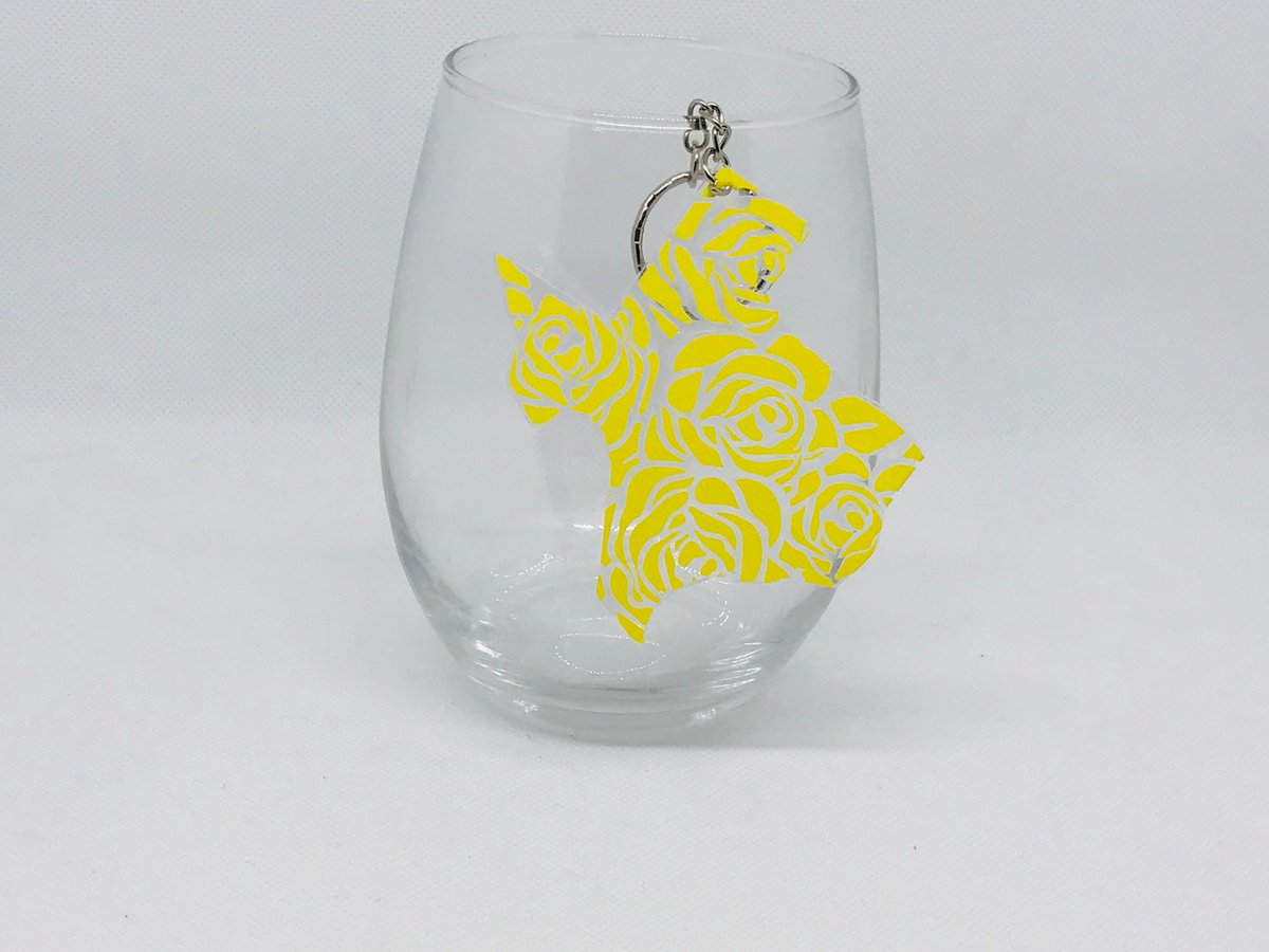 CraftSweetpea's tweet image. New item!!!  Just added today!  Yellow Rose of Texas acrylic keychain (monogram can be added).  etsy.me/2Xq8Hqq #monogramkeychain #texaskeychain #etsy