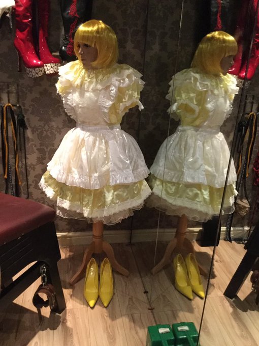 Still working @aleedsstudio changing all the mannequins outfits and wigs.... only one more to do now<a class="tags" target="_blank" title="On Twitter" href="/?out=eyJ0eXAiOiJKV1QiLCJhbGciOiJIUzUxMiJ9.eyJpYXQiOjE3MjM1MjY4MTksImlzcyI6InR3cG9ybnN0YXJzLmNvbSIsIm5iZiI6MTcyMzUyNjgxOSwiZXhwIjoxNzU1MDYyODE5LCJyZWRpcmVjdF91cmwiOiJodHRwczovL3R3aXR0ZXIuY29tL2FsZWVkc3N0dWRpbyJ9.y6txUasGgChCcCz3hylw0_zB0B8iNfWkxqiQNyznq0lgijs70IajPphg2v2FTjYAb16grYUxA_MGsIgZO5eXbA">@aleedsstudio</a><a href="/tag/chamberhire"class="tags"><span>#chamberhire</span></a><a href="/tag/yorkshirebdsm"class="tags"><span>#yorkshirebdsm</span></a>