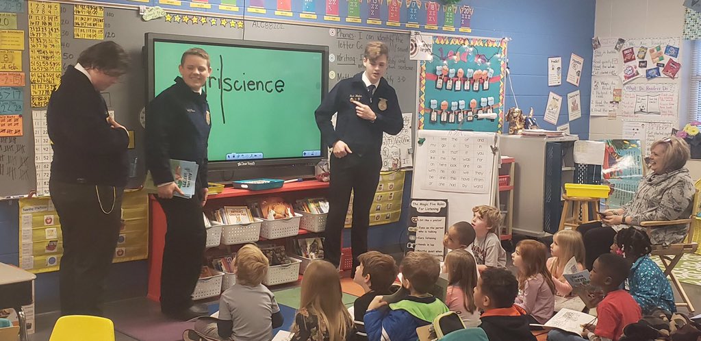ffa_lincoln's tweet photo. The officer team had a blast visiting @TCBOE_LES this Wednesday! #FFAweek2019 @agteacher002 @kknight @The_Real_Hop @akeith4ua @lincolnhs https://t.co/N22hLO8kgV