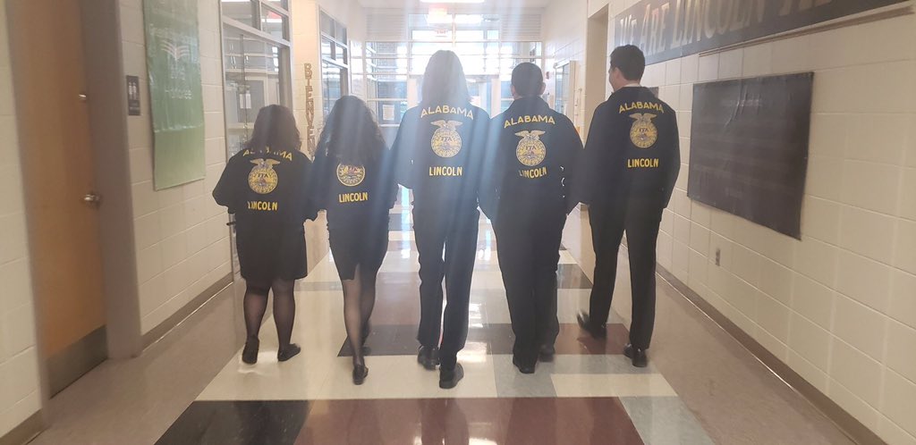 ffa_lincoln's tweet photo. The officer team had a blast visiting @TCBOE_LES this Wednesday! #FFAweek2019 @agteacher002 @kknight @The_Real_Hop @akeith4ua @lincolnhs https://t.co/N22hLO8kgV