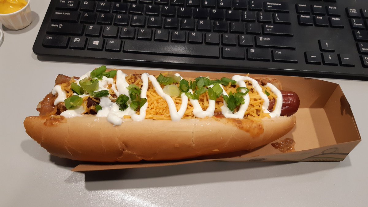 TRBLLGHTFLMS's tweet photo. Working late. #baconconey #getsomeexercise https://t.co/IaNUjbLrhX